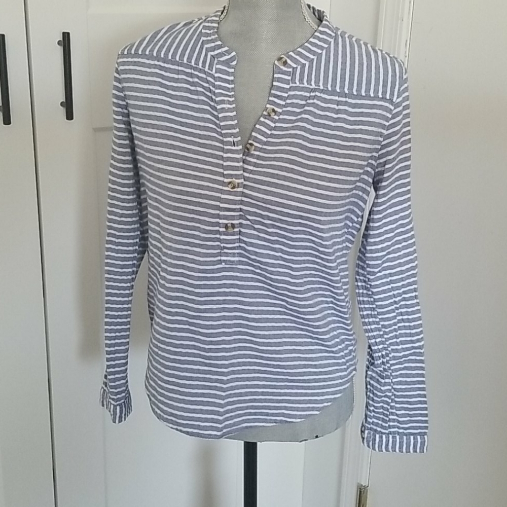 3/$15 Abercrombie and Fitch shirt - Picture 2 of 6